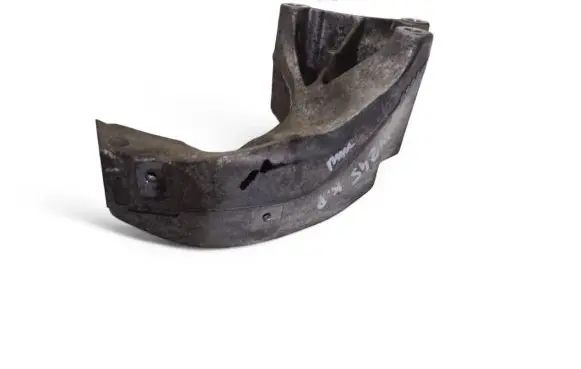 Engine mounting bracket