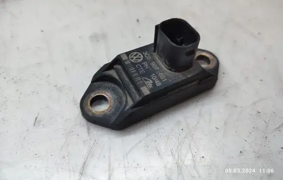 Volkswagen PASSAT CC Airbag deployment crash/impact sensor 3C0907651