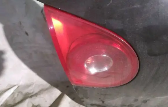 Tailgate rear/tail lights