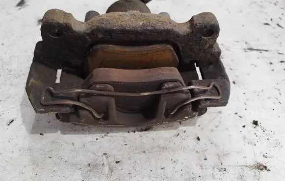 Skoda Octavia Mk2 (1Z) Front brake caliper