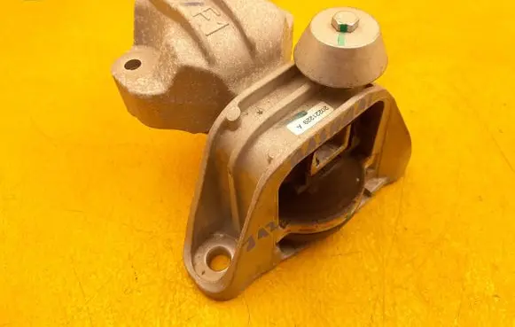 Nissan Qashqai J12 Engine mounting bracket 20221229A