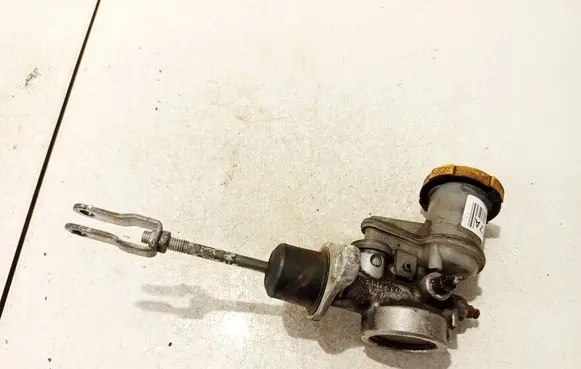 Subaru Legacy Master brake cylinder