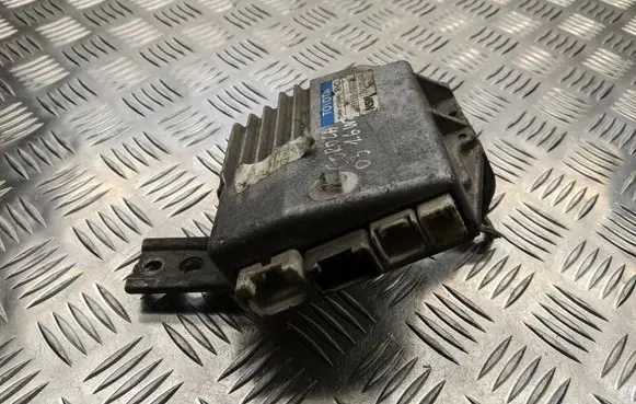 Toyota Corolla E120 E130 Power steering control unit/module 8965002020