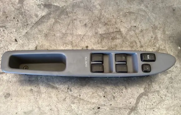 Toyota Avensis Verso Electric window control switch 514775 84040 514569