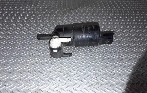Renault Laguna I Windscreen/windshield washer pump 7700431079