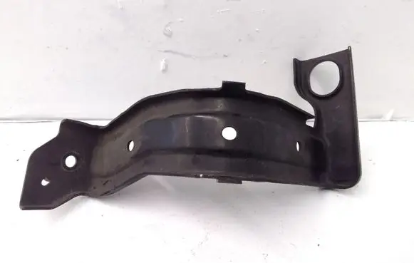 Honda CR-V Radiator support slam panel bracket 