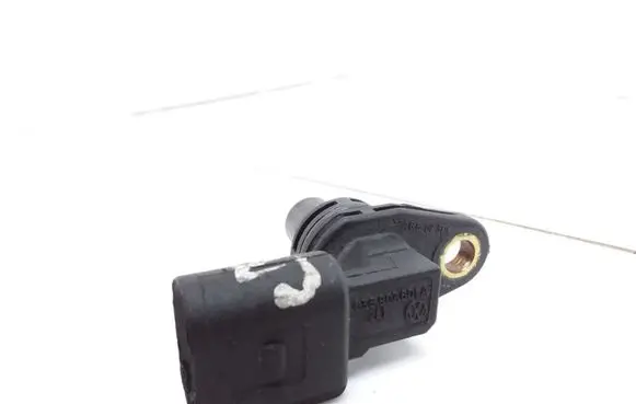 Volkswagen Golf IV Camshaft position sensor 036907601A
