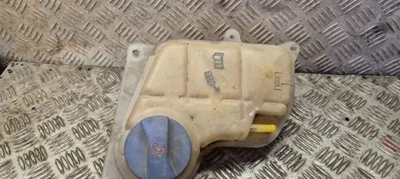 Volkswagen PASSAT B5 Coolant expansion tank/reservoir 8D0121403L