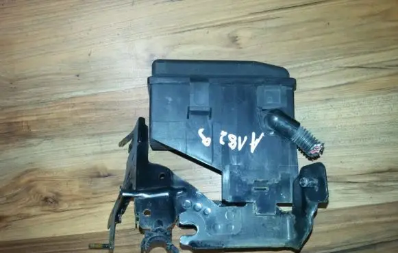 Opel Zafira A Fuse box set 90560119