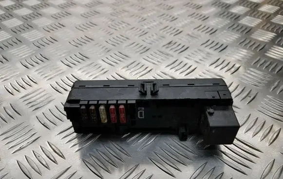 Mercedes-Benz E W210 Fuse module A0005400372
