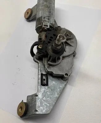 Volvo S40, V40 Rear window wiper motor 0390201529