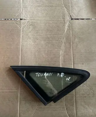 Volkswagen Touran I Front triangle window/glass 