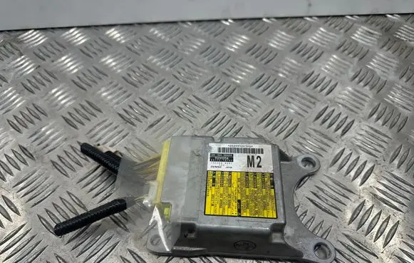 Lexus CT 200H Airbag control unit/module 8917076190 1503009991