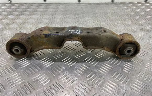 Subaru Forester SJ Rear differential/diff mount bracket 