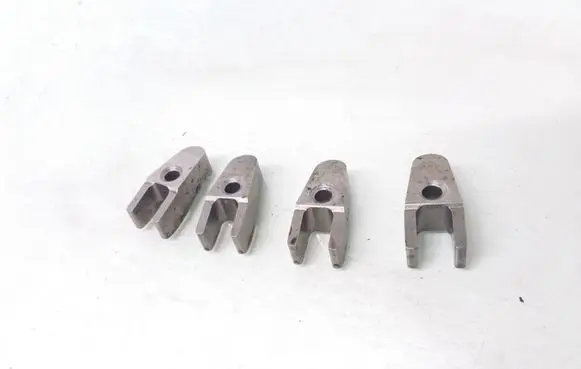 Mercedes-Benz C W203 Fuel Injector clamp holder