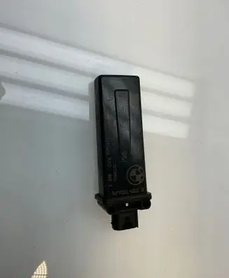 BMW 5 E60 E61 Tire pressure sensor 6771043 002BE00001 053320100901