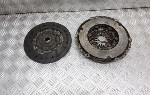Opel Astra H Pressure plate 