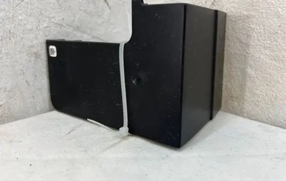 BMW 3 G20 G21 Battery box tray cover/lid 6844137