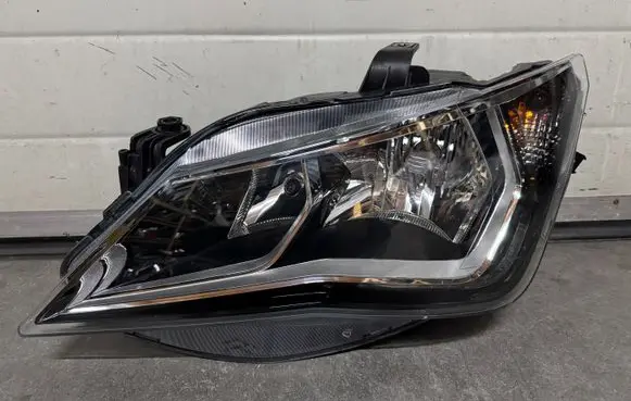 Seat Ibiza IV (6J,6P) Headlight/headlamp 90079387