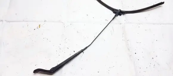 Peugeot 407 Front wiper blade arm
