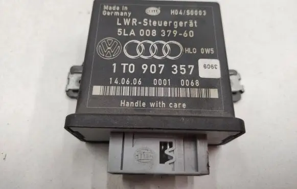Skoda Octavia Mk2 (1Z) Light module LCM 1T0907357 5LA00837960