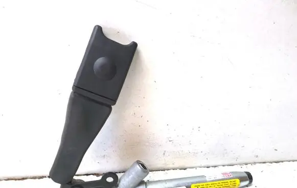 Opel Insignia A Front seatbelt buckle 305536910