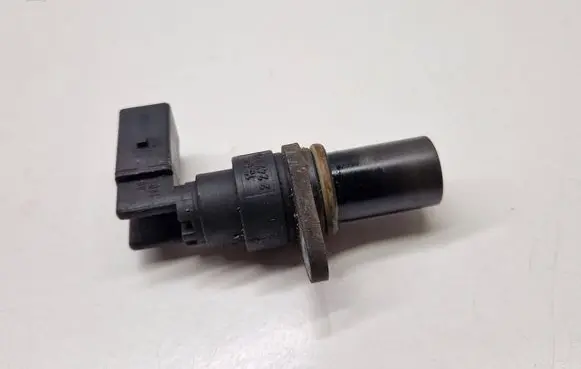 BMW 7 E38 Crankshaft position sensor 2247926