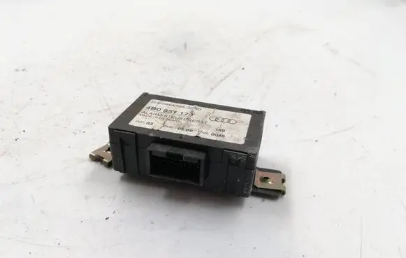 Audi A4 S4 B5 8D Alarm control unit/module 4B0951173