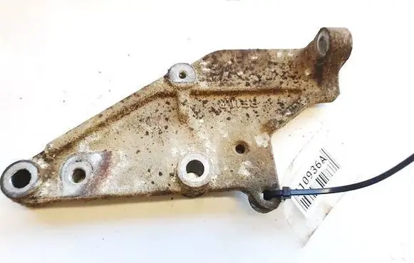 Mazda Premacy Engine mounting bracket RF11R