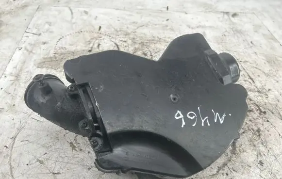 Mercedes-Benz CLS C218 X218 Air intake duct part A6421402887