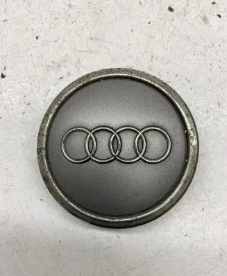 Audi A6 S6 C5 4B Original wheel cap 4B0601170A