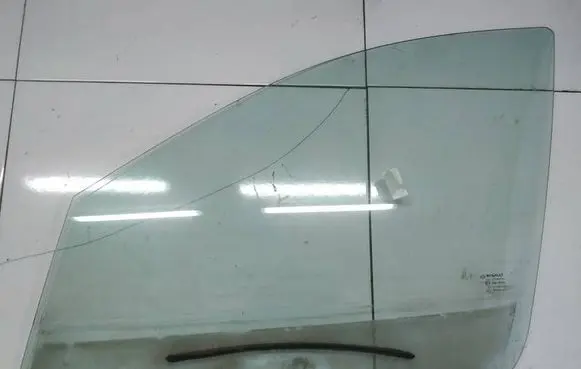 Renault Scenic III - Grand scenic III Front door window glass four-door AS2