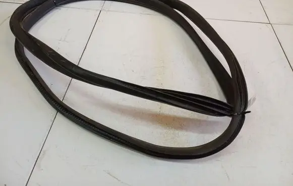 Ford Galaxy Rubber seal front coupe door 