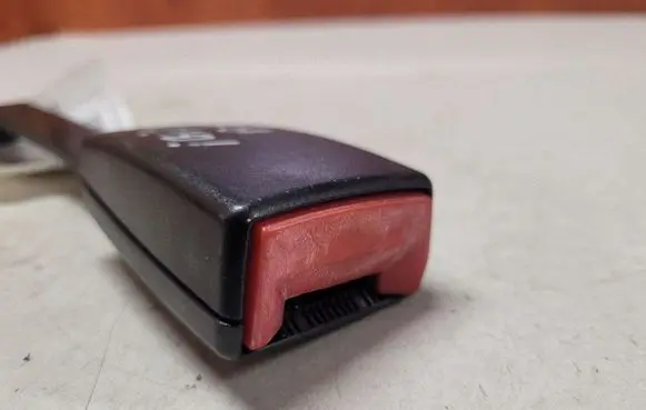 Seat Ibiza III (6L) Front seatbelt buckle 6Q0857755