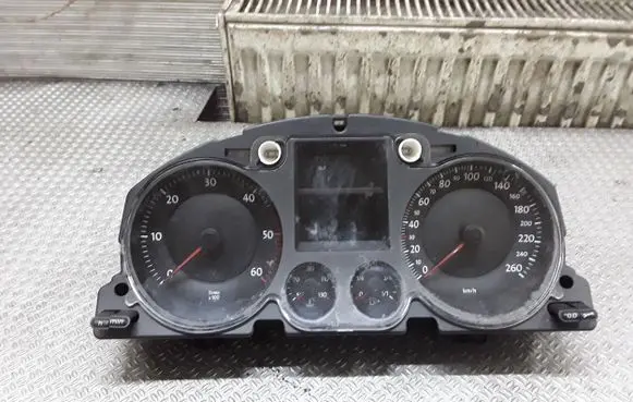 Volkswagen PASSAT B6 Speedometer (instrument cluster) 3106067