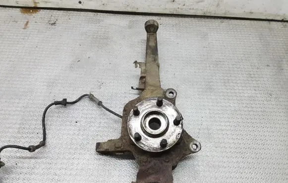 Front wheel hub spindle knuckle