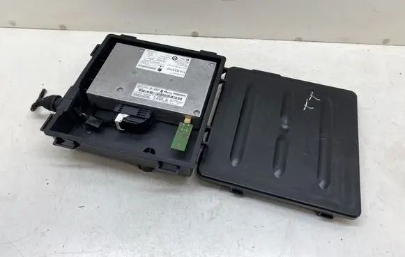 Audi TT TTS Mk2 Bluetooth control unit module 8P1862335A 8P1862335