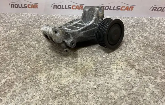 Audi A4 S4 B7 8E 8H Engine mounting bracket 059903143K