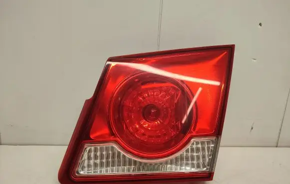 Chevrolet Cruze Tailgate rear/tail lights 10F19N