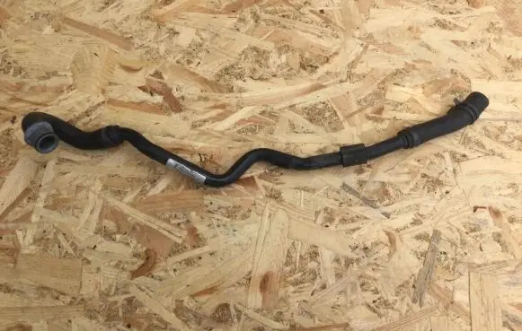 Porsche Panamera (970) Engine coolant pipe/hose 97010604400
