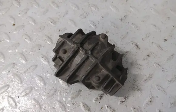 BMW 1 F40 Other engine bay part 8483903 11148483903