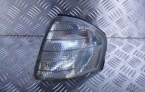 Mercedes-Benz C W202 Front indicator light 18-3358B