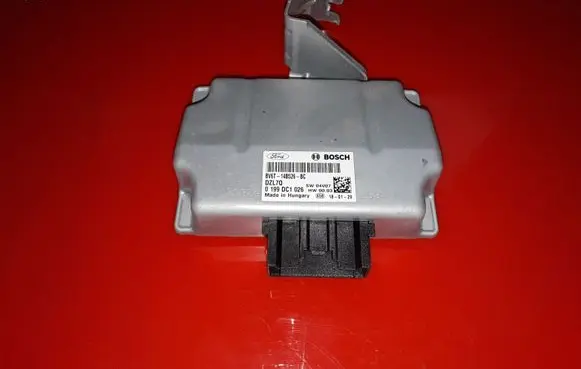 Ford Focus Combustion control unit/module BV6T14B526BC 0199DC1026 SW04V07