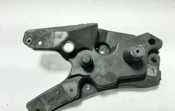 Volvo XC60 Fender mounting bracket 31424579