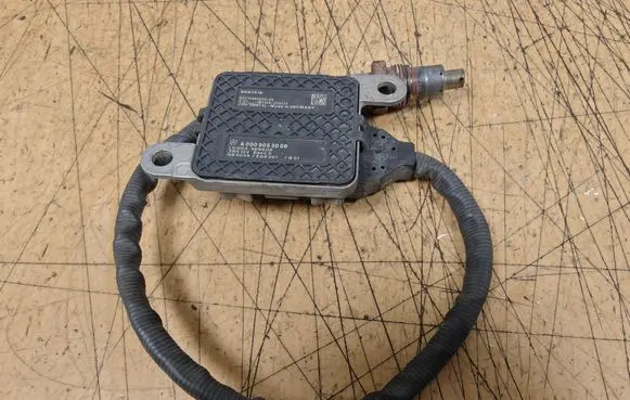Mercedes-Benz S W222 Lambda probe sensor A0009053009