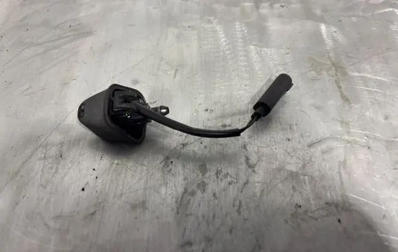 BMW 3 E90 E91 Windshield washer spray nozzle 8365385