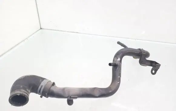 Volkswagen PASSAT B5.5 Engine coolant pipe/hose 038121071S