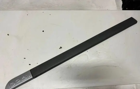 Renault Megane II Front door trim (molding) 8200574617