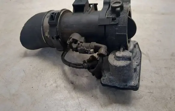 BMW 5 F10 F11 Throttle valve 7810752 10378517