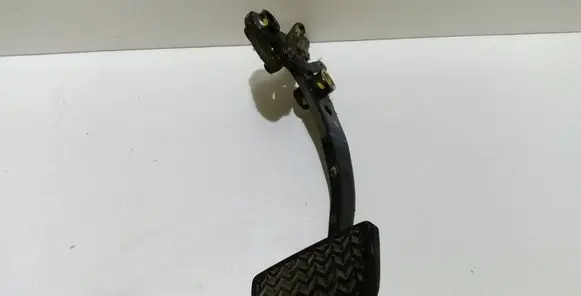 Toyota Land Cruiser (J120) Brake pedal